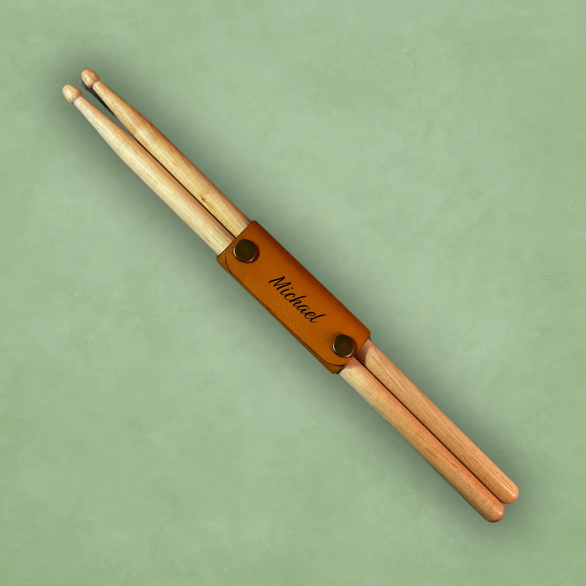 Personalisierte Drumsticks mit Lederhalter – Geschenk für Schlagzeuger